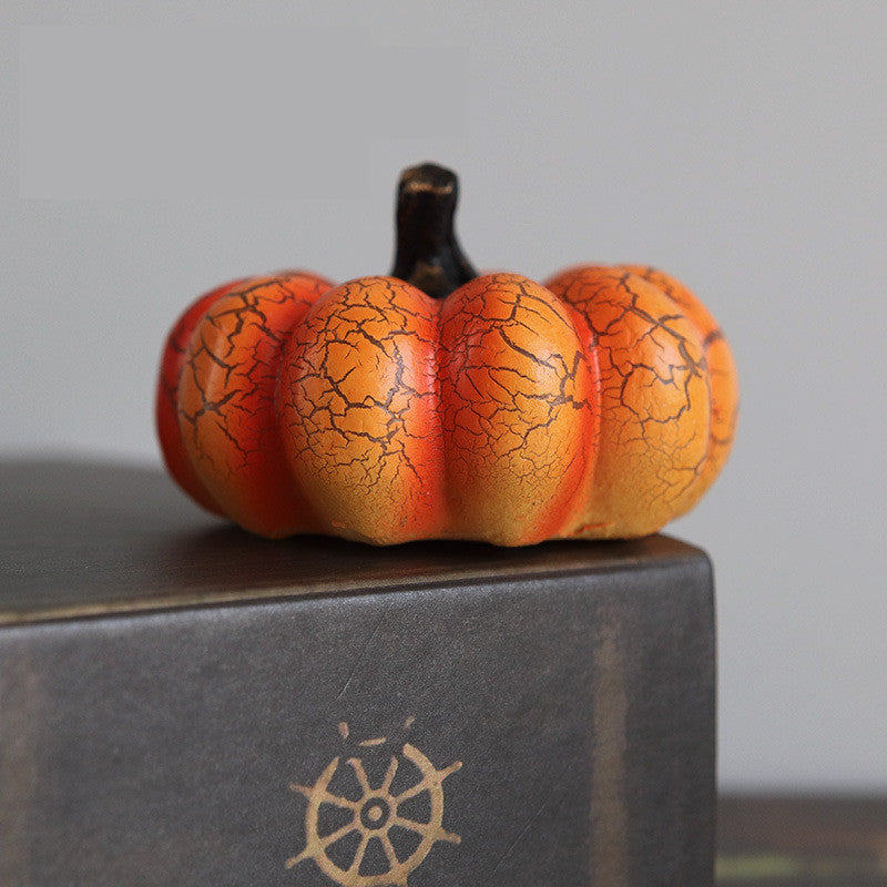 Halloween Pumpkin LED Lantern – Realistic Resin Candle Lamp